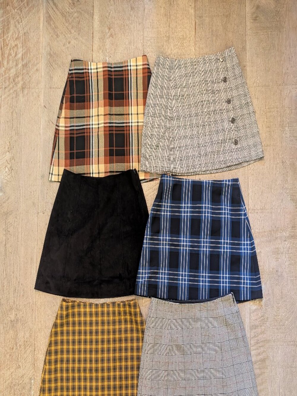 Aritzia 6 Plaid Mini Skirt Bundle US 4 | Wilfred Babaton